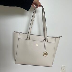 Michael Kors Elegant Cream Tote